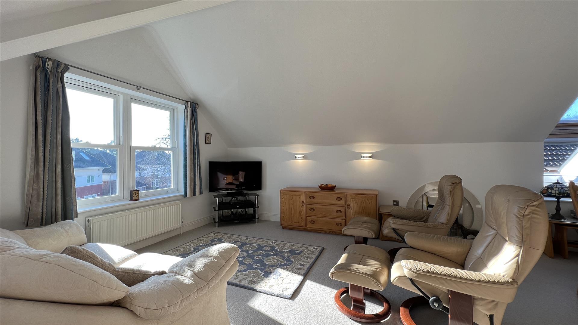 3 Bedroom Apartment Flaghead Road, Canford Cliffs